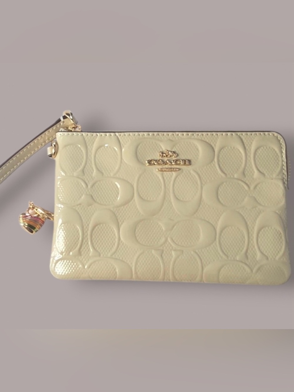 Coach Outlet Corner Zip Wristlet in Signature Patent Leather w/Heart Charm NWT